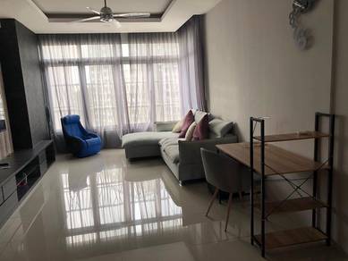 Condominium For Rent in The Peak Residences