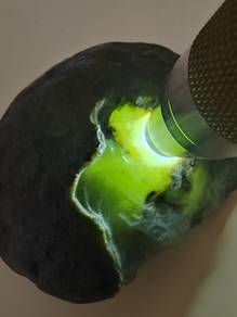 Bongkah Mentah Giok Jadeite Hijau Muda Ais Burma