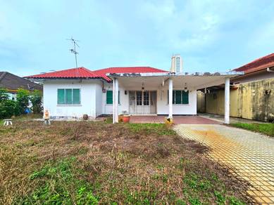 Bungalow House For Sale in Tanjung Bungah,PNG