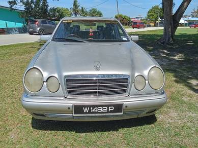 Mercedes Benz E200 200 ELEGANCE (CKD) in Kuantan, PHG