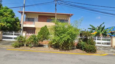 Bungalow House For Sale in Bandar Hilir,MLK