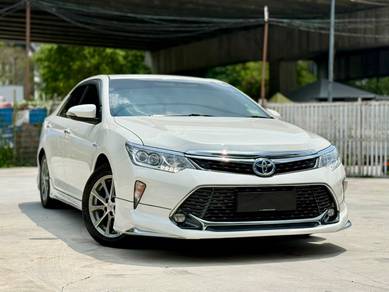 Toyota Camry HYBRID LUXURY in Cheras, KUL