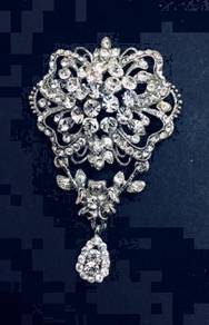 Quality Brooch - Teardrop