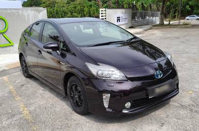 Toyota Prius LUXURY (HYBRID) in Puchong, KUL