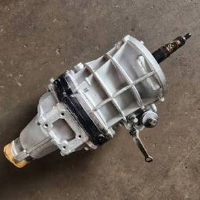T/Hiace LH113 Manual Transmission Gearbox