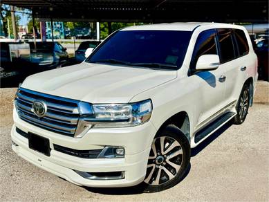 2017 Toyota Land Cruiser ZX