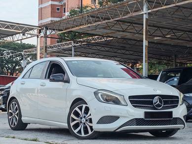 Mercedes Benz A200 200 BlueEFCY (CBU) in Serdang, SGR