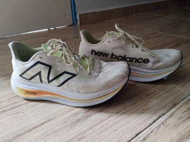 new balance supercom fuelcell