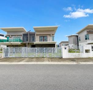 Semi-Detached House For Sale in Mantin,NSN