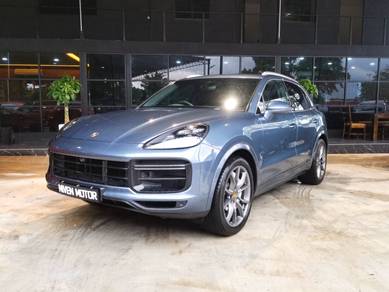 Porsche Cayenne Turbo TURBO  in Kajang, SGR