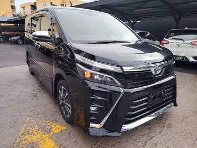 Toyota Voxy ZS KIRAMEKI III in KL City, KUL