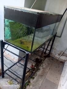 akuarium 4 x 2 berserta Kaki untuk dijual