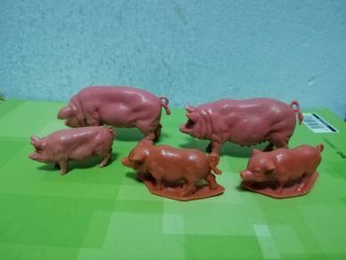 Vintage Figurines Pigs