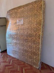 Queen size bed
