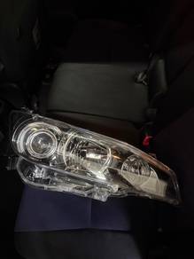 Toyota Wish Lampu Depan