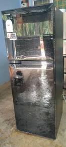 Peti sejuk Toshiba Inverter 