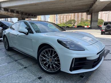 2024 Porsche Panamera BASE