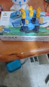 dinosaur building block and hot wheels 