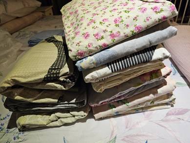 9 sets queen bed mattress n pillow covers