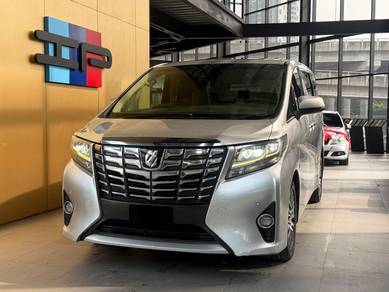 Toyota Alphard in Salak Selatan, KUL