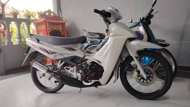 Suzuki RGV