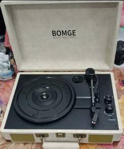 Bomge turntable