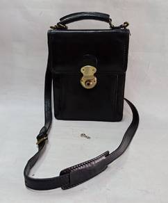 Vintage Black Patent Leather Crossbody Purse Hand