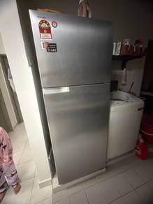 Toshiba 2 doors fridge