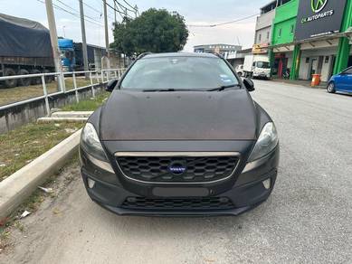 Volvo V40 CROSS COUNTRY T5 in Petaling Jaya, SGR