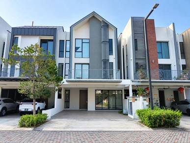 3-storey Terraced House For Sale in Telok Panglima Garang,SGR