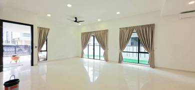 Semi-Detached House For Rent in Kota Damansara,SGR
