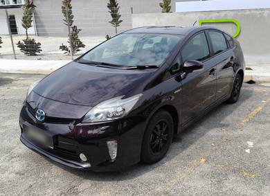 Toyota Prius LUXURY (HYBRID) in Puchong, SGR