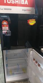 TOSHIBA Black Refrigerator GR-B22MP - BJL5