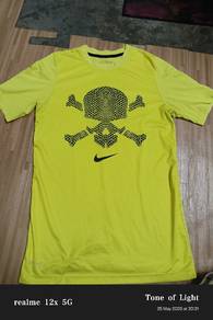 Nike crossbones 