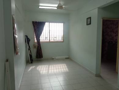 Flat For Sale in Taman Pantai Bersih