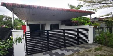 Terraced House For Sale in Lunas,KDH
