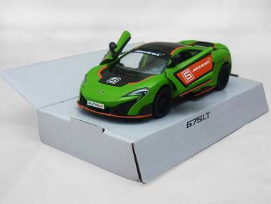 McLaren 675LT Green w/ Prints model car