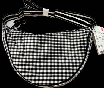 UNIQLO Round Mini Shoulder Bag
