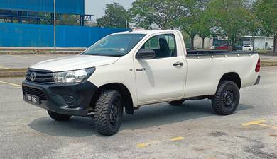 Toyota Hilux in Seri Kembangan, SGR