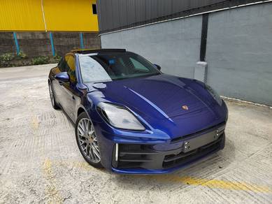 Porsche Panamera BASE in Petaling Jaya, SGR