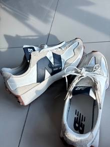New Balance 327