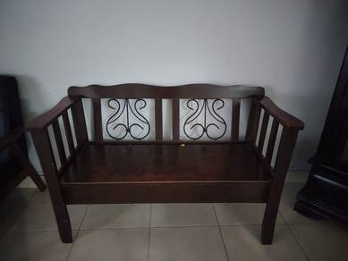 kerusi kayu 
