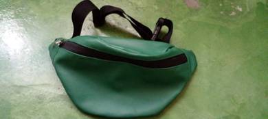 Waist pouch