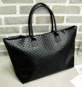B4831 Korean Retro Black Shoulder Casual Woven Bag