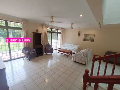 Condominium For Sale in Signal Hill Tower