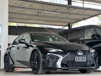 Lexus IS 300 F SPORT MODE BLACK in Johor Bahru, JHR