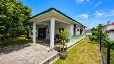 Bungalow House For Sale in Seri Kembangan,SGR