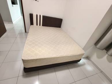 For Sale / Bed with Bedframe / Brand New Unit /