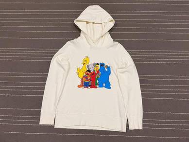KAWS + SESAME STREET X uniqlo  M 3157