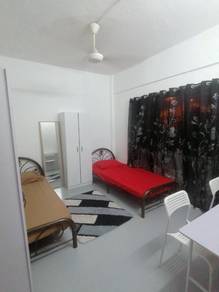 Room in Seri Kembangan, SGR